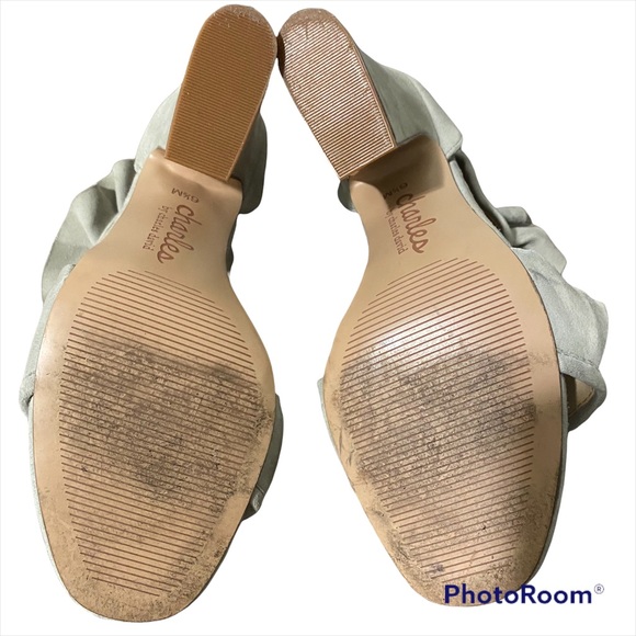 *SOLD* Charles David Haley Pleated Ruffle Heeled Sandals Size 6.5 - Picture 8 of 16